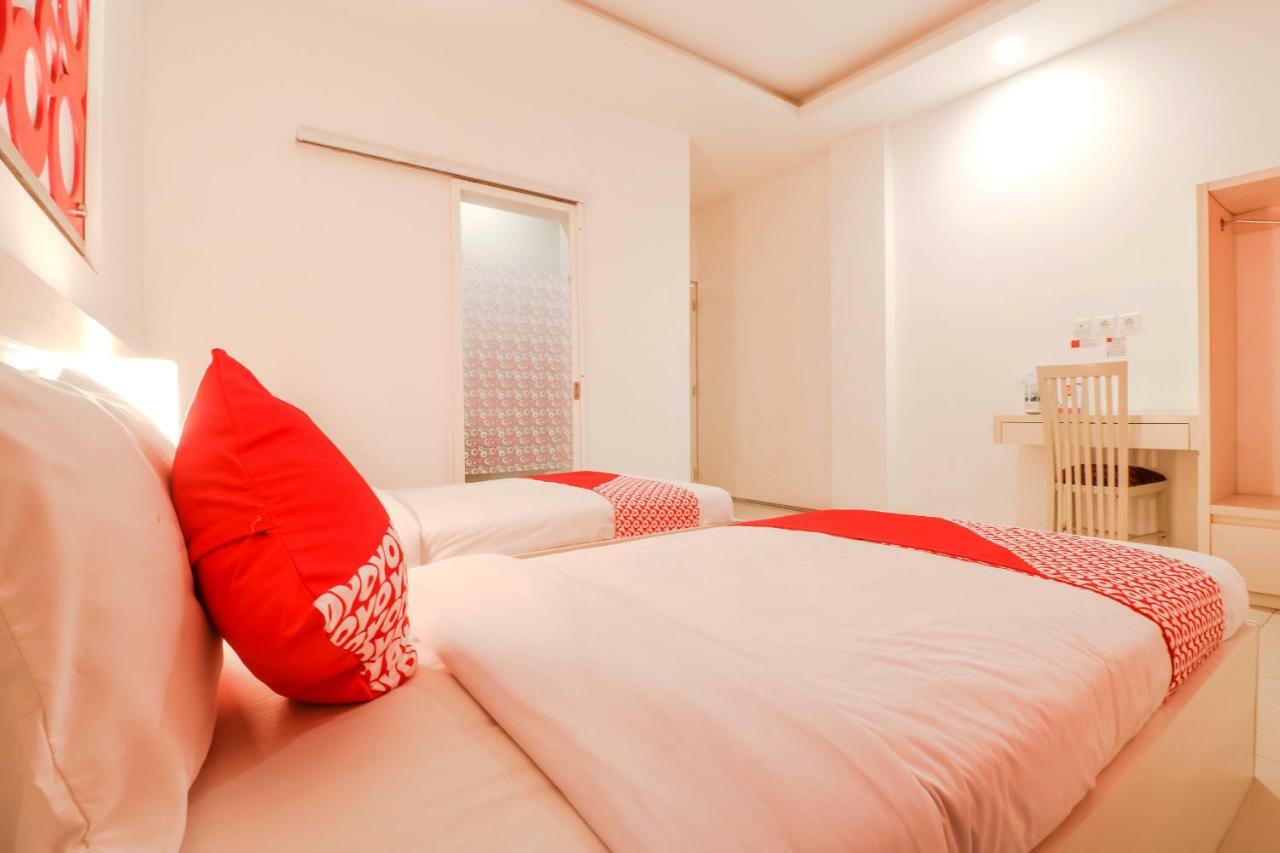 Oyo 1489 Simona Hotel Kerobokan Dış mekan fotoğraf